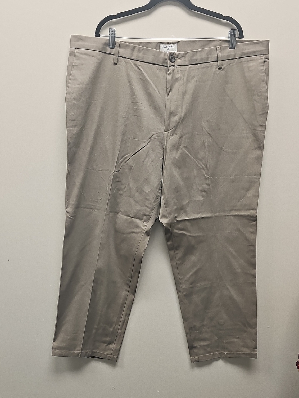 Dockers Men's Tan Chino Pants